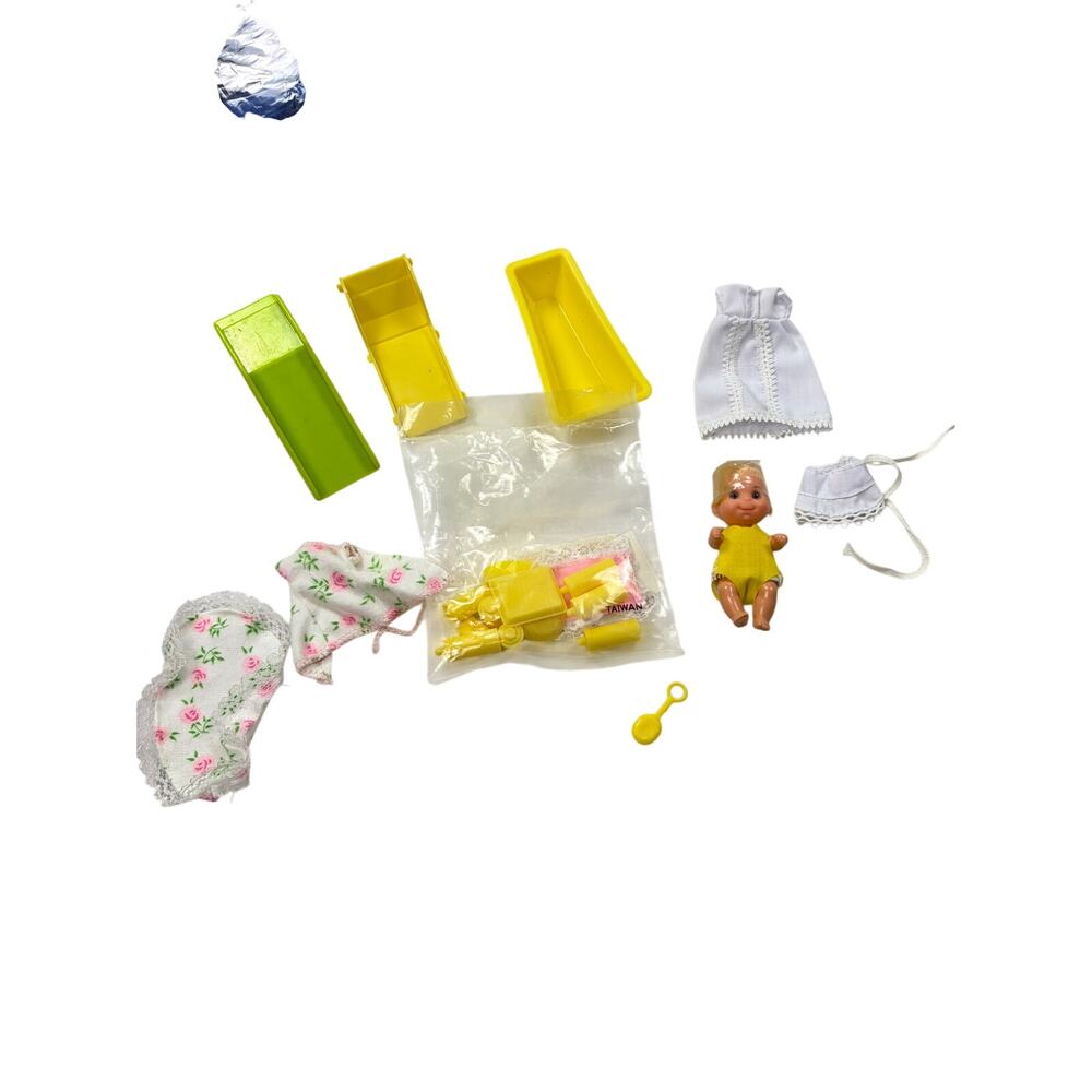 VTG Mattel Sunshine baby sits furniture bath time sets Sealed pieces/doll. 1970s